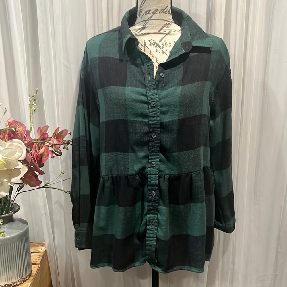 American eagle, green plaid, size Medium